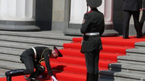 17 случаев обмороков среди солдат почетного караула