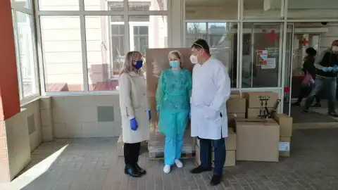 Передача медоборудования в Ивано-Франковске. Фото: ulf.com.ua