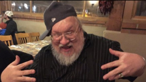 Джордж Р. Р. Мартин  в новом образе. Фото: @GRRMspeaking