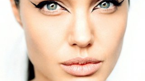 Джолі поки не дала офіційної згоди на участь у проекті.