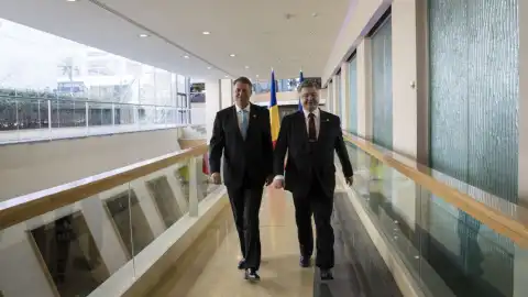 Президент Румынии подтвердил Порошенко свой визит в Украину после устранения "языковых" противоречий