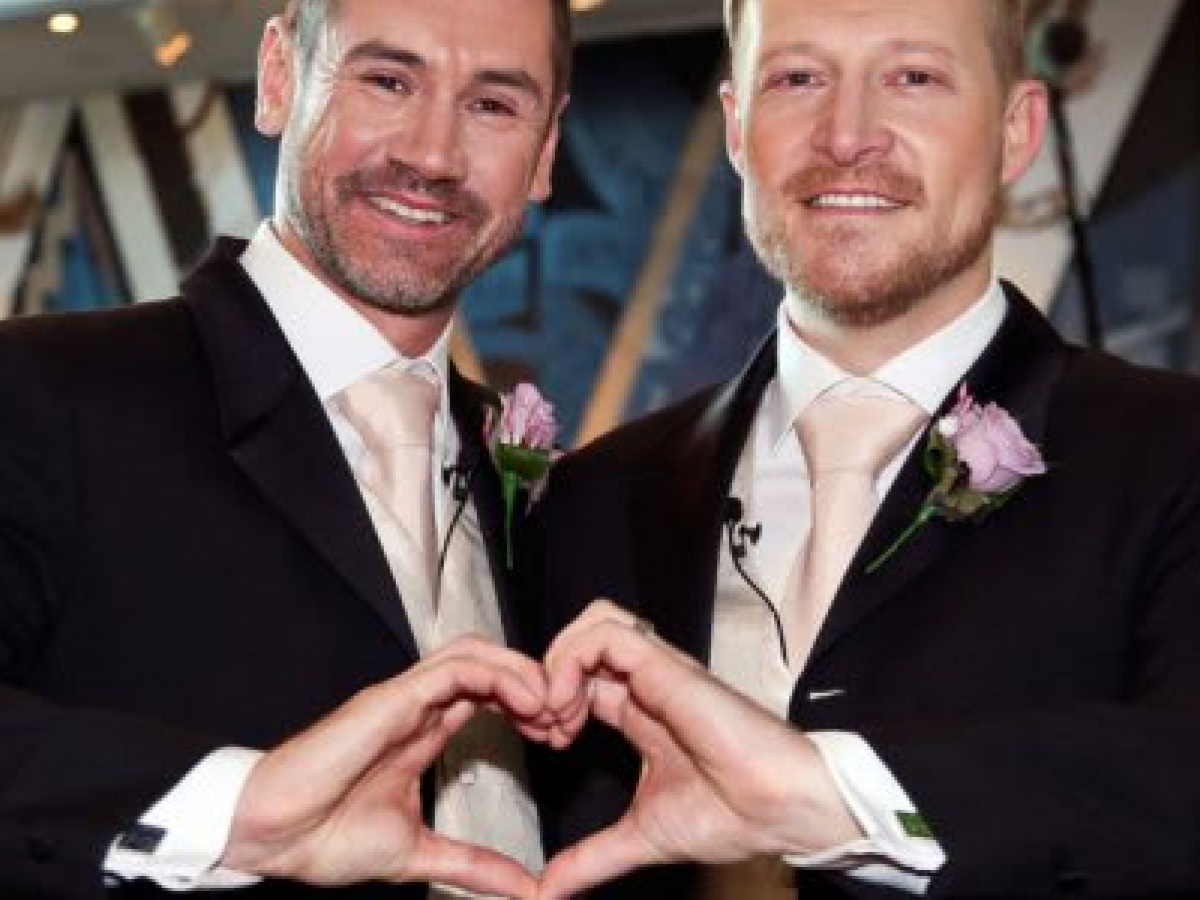 В Шотландии церковь разрешила священникам гей-свадьбы | Українські Новини