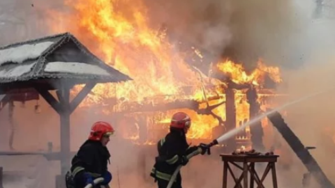 По предварительным данным, взорвался газовый баллон. Фото: пресс-службы ГУ ГосЧс Львовщины.
