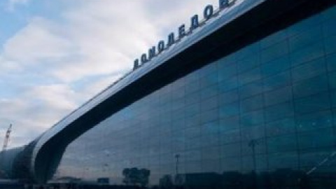 Командир літака вирішив повернути його в столичний аеропорт "Домодєдово".