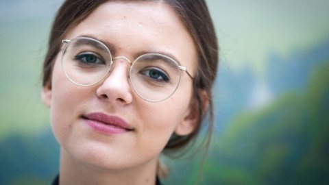 Деева заставит водителей пересдавать на права каждые 5 лет