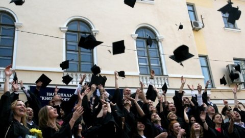 Этот праздник отмечают студенты во многих странах мира. Фото: dsnews.ua