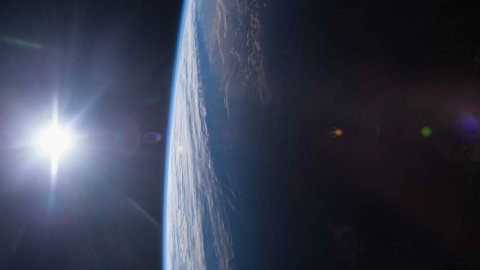 Коллекция создана в объединении с узорами и с историей NASA. Фото: NASA