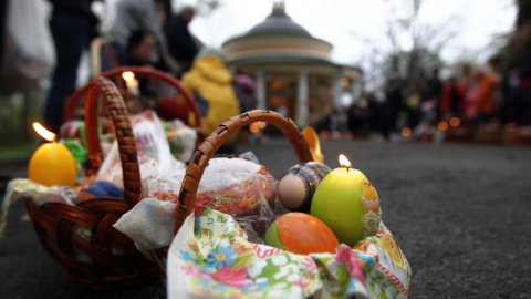 Святят блюда, которых в период поста не употребляли в пищу