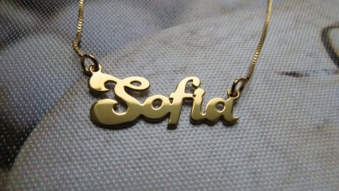 Имя "София" означает "мудрость" .Фото: namenecklace.ru