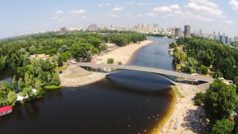 У суботу майже по всій території України буде сухо і спекотно