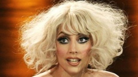 Американская поп-певица Lady Gaga стала пятым лауреатом премии мира LennonOno Grant for Peace 2012 года.