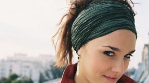 Французька співачка Ізабель Жеффруа виступає під псевдонімом ZAZ