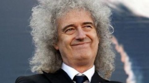 Гитарист группы Queen Брайан Мэй.