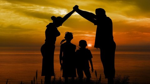 Сегодня праздник у всей семьи: у детей и их родителей. Фото: pixabay.com