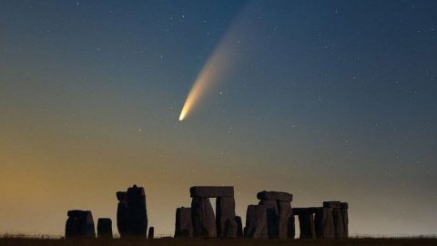 Комета Неовайз.Фото: DECLAN DEVAL / NASA