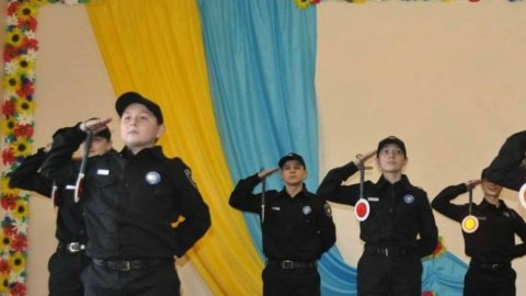 Дети в патруле в возрасте от 10 до 16 лет. Фото: facebook.com/police.gov.ua