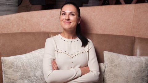 Маша Єфросиніна відібрала роботу у Ольги Фреймут