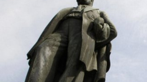 Пам'ятник встановлено в парку культури і відпочинку імені Шевченка.