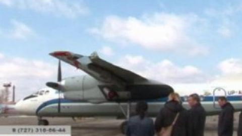 Пошкоджень зазнало крило літака. Кадр "31 каналу"