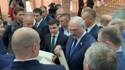 Zelensky and Lukashenko got Firefly rockets as gifts