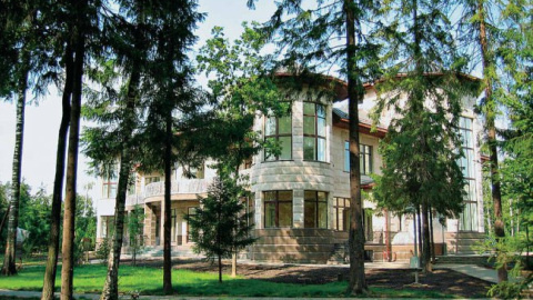 У премьера РФ Медведева нашли еще одну запасную "дачу"