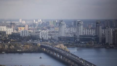 С понедельника в Украину вернется тепло, но на севере мокрый снег