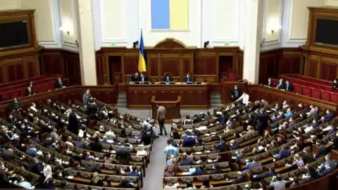 Верховная Рада в масках