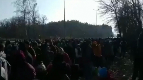Очередь у пункта пропуска. Скриншот видео.