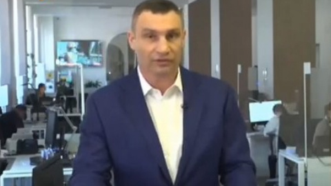 Кличко. Скріншот трансляції брифінгу на ICTV