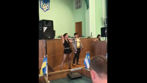 Відверті танці в Херсонській ОДА. Причетних посадових осіб звільнили