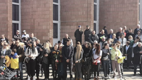 У медцентрі "Нові Санжари" закінчився карантин. Евакуйовані українці поїхали по домівках