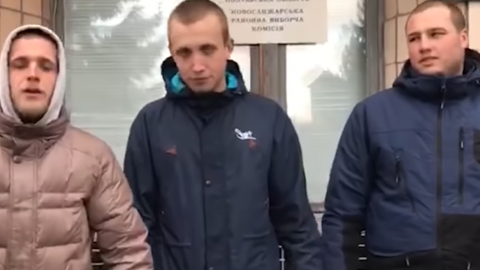 "Титушки" з Нових Санжар заявили, що є місцевими жителями