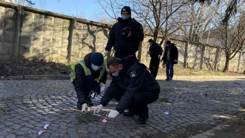 Полицейские устанавливают обстоятельства стрельбы.  Фото: Национальная полиция