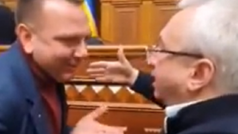у Раді депутати ледь не побились: "А за клоуна ви зараз п... отримаєте"