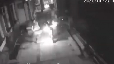 В Одесі на вулиці себе підпалила жінка