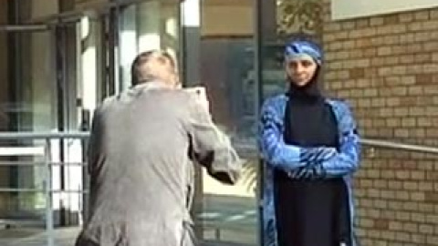 Мусульманку вигнали із французького басейну за носіння нетрадиційного купальника