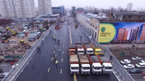 Испытание Шулявского путепровода. Фото: twitter.com/Vitaliy_Klychko