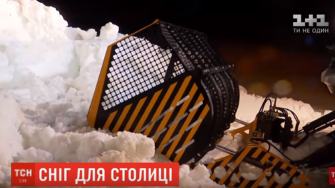 До Києва везуть 30 тонн снігу з Карпат