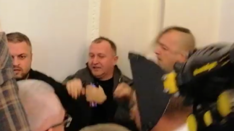 Бійка в Раді з Богданцом. Скріншот відео Якобчук Андрій/Facebook