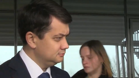 У Києві проходить з'їзд "Слуги народу", на якому хочуть переобрати голову партії