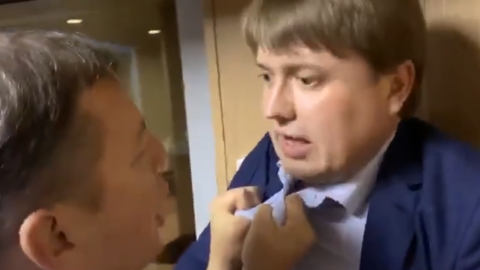 Бійка Геруса і Ляшка. Скріншот: Ukranews.com/YouTube