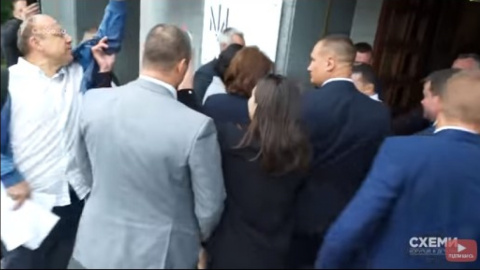 Мендель не пустила Журналістів до делегації. Скріншот відео "Схеми"