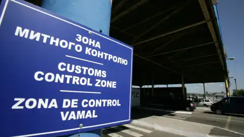 Латвийского посла просят вмешаться в незаконные действия силовиков на Сумской таможне
