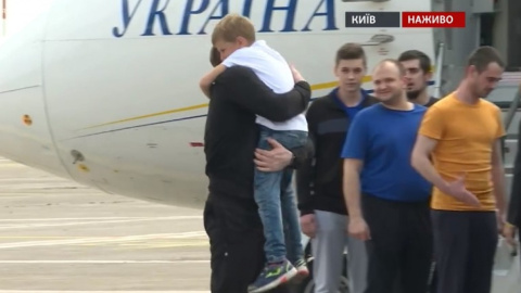 Літак з українцями приземлився. Скріншот трансляції Радіо Свобода