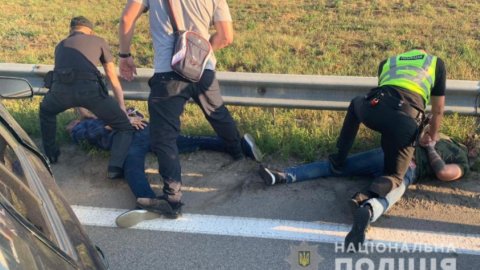 Під Києвом за розбій затримані троє грузинів, двом з яких Зеленський дав громадянство