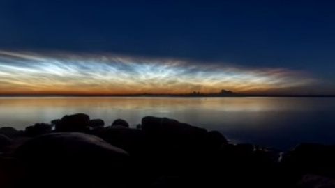 Сріблясті хмари. Скріншот відео .youtube.com/Фотони світла Time-Lapse