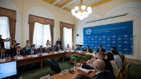 Зеленський закликав в. о. голови ГФС Власова написати заяву про звільнення. Фото president.gov.ua 