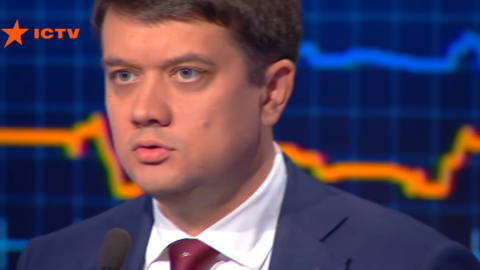 Разумков пообіцяв захищати і розвивати українську мову як державну