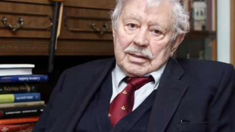 DELFI: В Литве 90-летнего актера Баниониса доставили в реанимацию