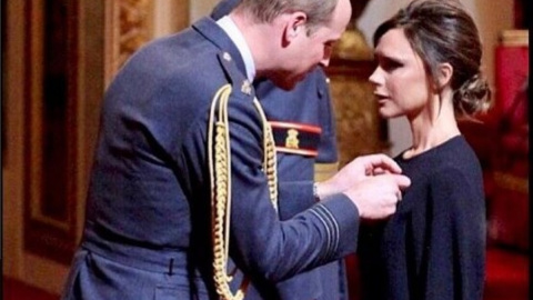 На награждения звезда пришла с супругом и родителями. Фото: instagram.com/victoriabeckham